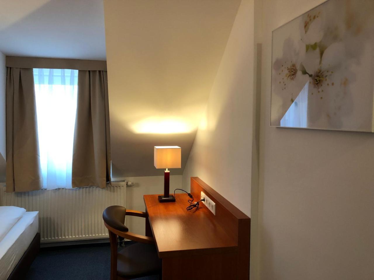 Hotel Mirabell Erlangen Luaran gambar