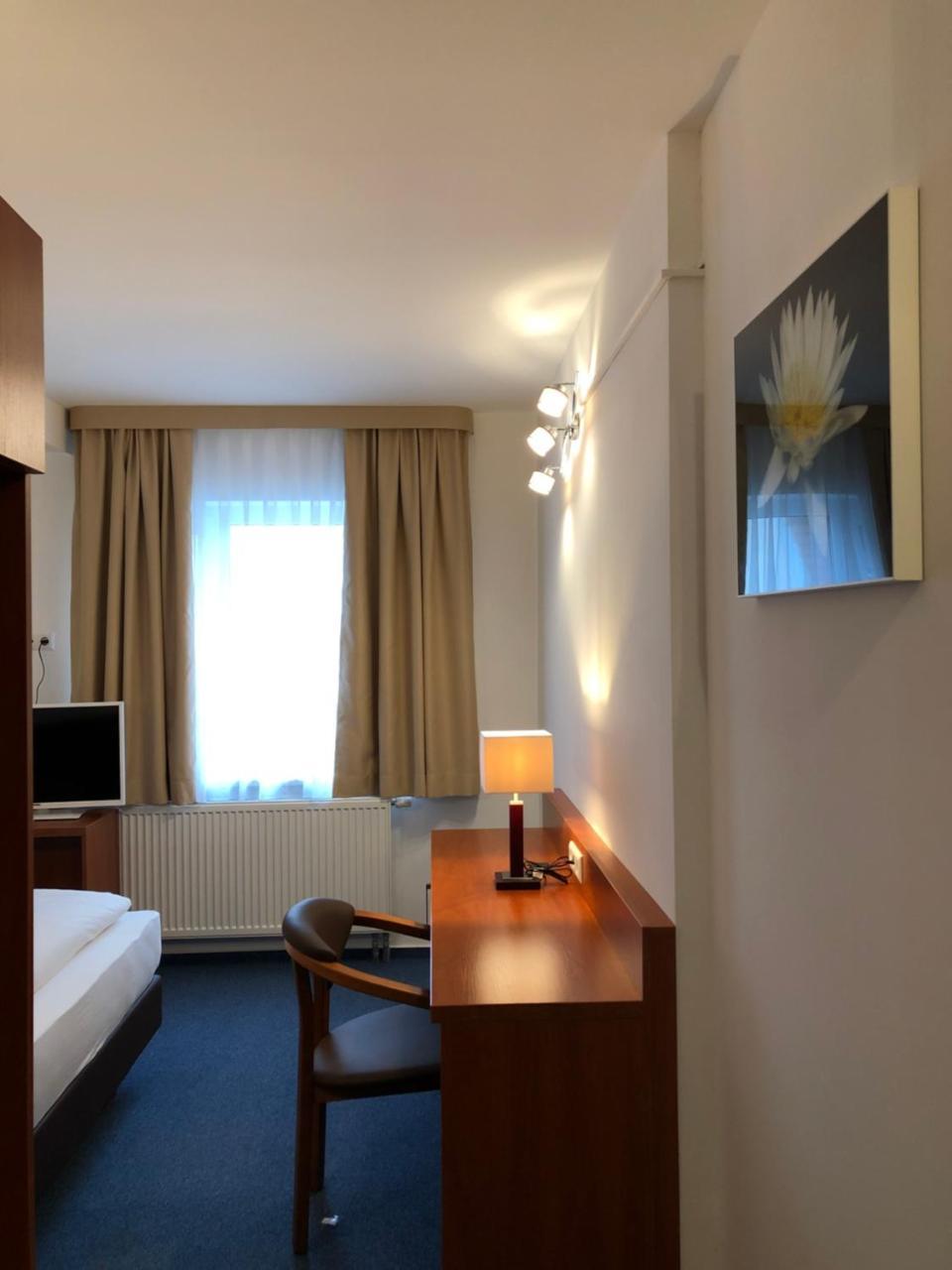 Hotel Mirabell Erlangen Luaran gambar